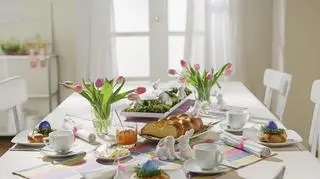 wielkanocny stół 