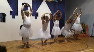 To hit sieci! Jezioro Łabędzie w wykonaniu ojców z okazji WOŚP