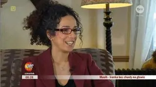 Sprawia, że kobiety w Iranie zdejmują chusty