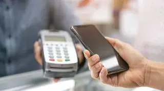 Bezpieczna i prosta płatność telefonem. Jak płacić Blikiem?
