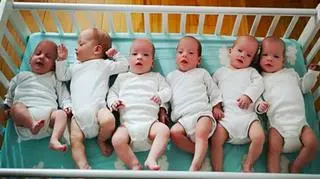 Pierwsze polskie sześcioraczki fot. instagram.com/szescioraczki_pl_sextuplets