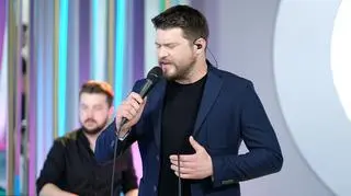 Marcin Sójka przedstawia nowy singiel. "Retro w głowie" zapowiada płytę w klimacie lat 80.