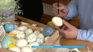 Bartek Jędrzejak w Jajkowie - tu jaja maluje się przez cały rok. Co oznaczają poszczególne kolory pisanek?