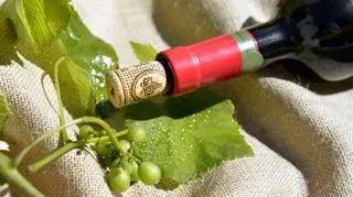 wino z korkiem 