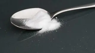 acesulfam K na łyżeczce