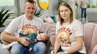 "Przestała przekręcać główkę, cicho płakała". Dla rodziców Zosi zaczęła się dramatyczna walka o jej życie