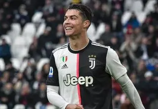 Cristiano Ronaldo w nowej fryzurze. Co łączy go Małgorzatą Foremniak i Michałem Pirógiem?