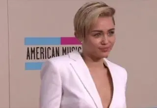 Miley Cyrus Elton John zaśpiewali "Nothing Else Matters" zespołu Metallica