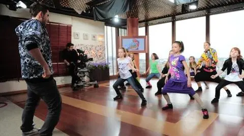 Dzieci tańczą hip-hop