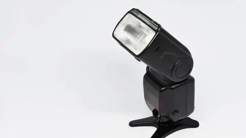 Lampa błyskowa - jak używać? Ustawienia lampy | Dzień Dobry TVN