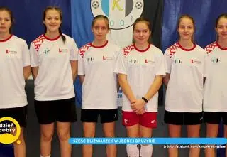 KKS Kinga z trzema parami bliźniaczek w składzie: Martyna i Michalina Mazurkiewicz, Karolina i Dominika Stęplowskie oraz Magda i Łucja Brodzkie