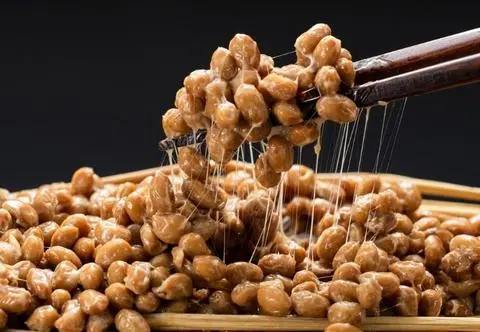 Natto - sfermentowana soja. Jak zrobić? Jak jeść?