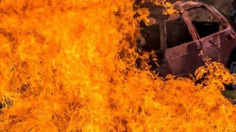 Warszawa. Wybuch samochodu na Bemowie. Nie żyją dwie osoby