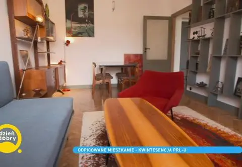 Odpicowane mieszkanie w Nowej Hucie. Wnętrza w stylu PRL-u
