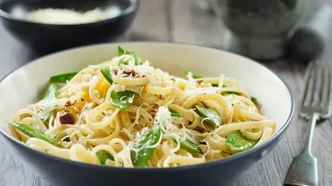 Spaghetti wegetariańskie - przepis na sos bez mięsa | Dzień Dobry TVN