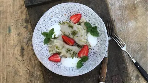 Pierogi ruskie i z truskawkami - przepisy Piotra Kucharskiego