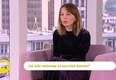 Nieproporcjonalnie długie nogi, wielkie oczy i umięśnione brzuchy. Jak lalki wpływają na psychikę dziecka?