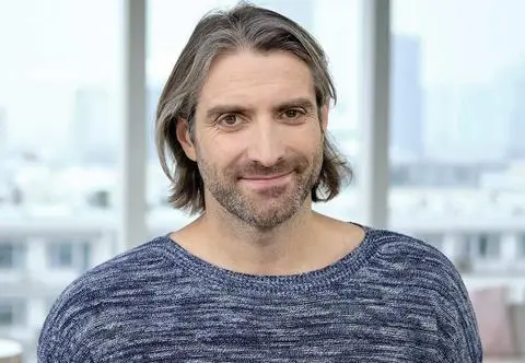 Maciej Dowbor w stroju księżniczki