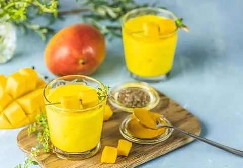 Co to jest mango lassi? Jak je zrobić? Przepis