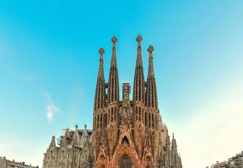 Sagrada Familia – wnętrze, zwiedzanie, ciekawostki. Kościół w Barcelonie | Dzień Dobry TVN
