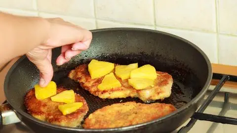 Przepis na kotlet po hawajsku bez panierki | Dzień Dobry TVN