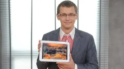 Spojrzał w ropusze oko i...