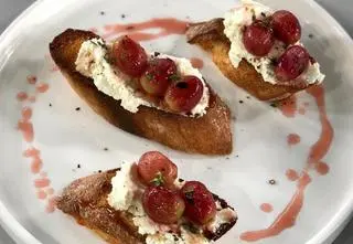 Przepisy z winogronami. Sałata, zapiekanka, galette, focaccia, crostini | Kuchnia Dzień Dobry TVN