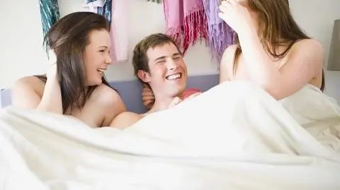 Biseksualizm – u kobiet, u mężczyzn. Co to jest? | Dzień Dobry TVN