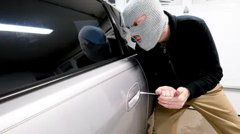 Kradzież samochodu – co robić? Jak zabezpieczyć auto przed kradzieżą?
