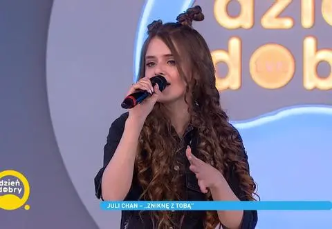 Juli Chan na scenie Dzień Dobry TVN. Wokalistka zaprezentowała swój drugi singiel