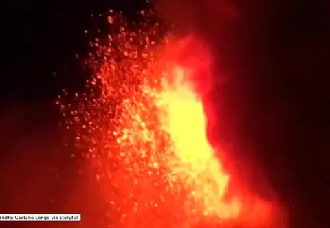 Włochy. Wybuch wulkanu Etna na Sycylii. Kłęby dymu wciąż unoszą się nad wyspą [WIDEO]