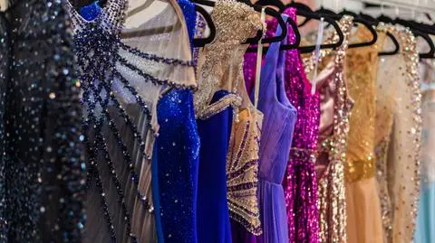 Sukienki na bal – pomysły dla dziewczynek i kobiet | Dzień Dobry TVN
