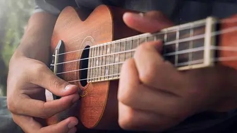 Jak nauczyć się grać na ukulele? Strojenie