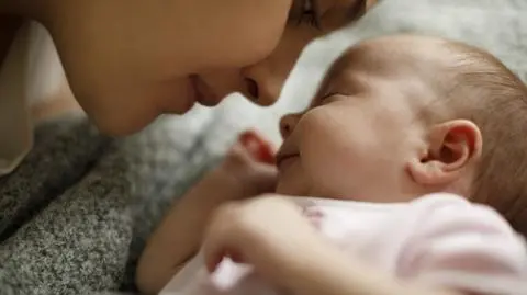 Niemowlę 3 miesiące – ile powinno ważyć, ile śpi? | Dzień Dobry TVN