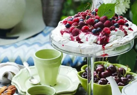 Beza Pavlova - Przepis Ani Starmach, idealny przepis na Sylwestra