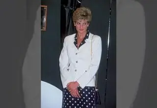 Księżna Diana - sekrety stylu i najlepsze stylizacje. Jak ubierała się Lady Di?
