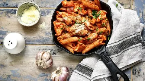 Penne z kurczakiem – jak przygotować? Przepis | Dzień Dobry TVN