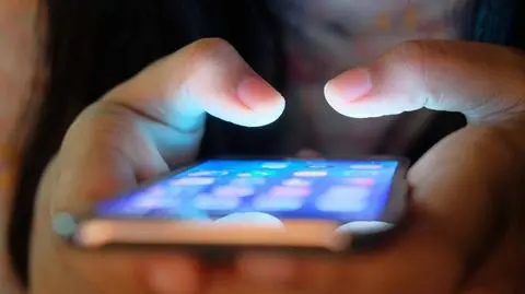 Czy można samemu wymienić baterię w iphone 6?