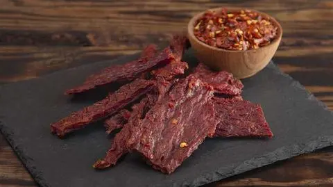 Jak zrobić suszoną wołowinę beef jerky? Przepis