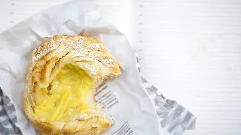 Ciasto drożdżowe z budyniem - muffinki i bułeczki | Dzień Dobry TVN