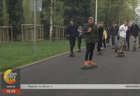 Barek Jędrzejak na longboardzie o pogodzie :)