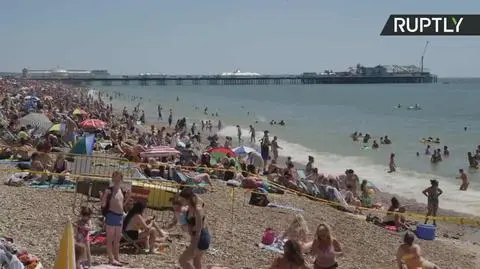 Koronawirus w Europie. WHO zaniepokojona wzrostem zakażeń. W obawie przed COVID-19 Hiszpanie zamykają plaże
