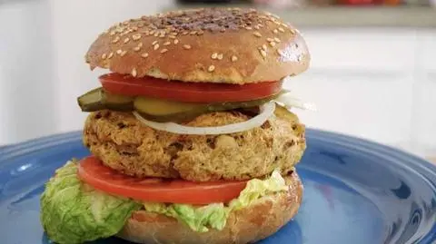Kotlety i burgery warzywne według przepisów Janka Kuronia