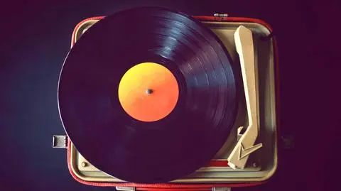 Gramofon - jaki wybrać? Rodzaje gramofonów