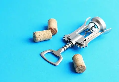 Niebieskie wino – co to jest, jak smakuje? | Dzień Dobry TVN