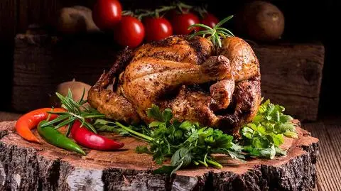 Kurczę pieczone! David Gaboriaud i jego przepisy na kurczaka pieczonego, w potrawce i bulion drobiowo-wieprzowy