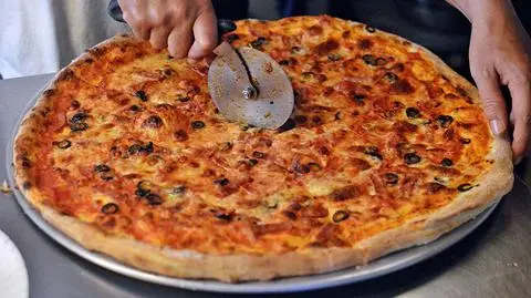 Sos do pizzy - przepisy na sos do pizzy. Jak zrobić? | Dzień Dobry TVN