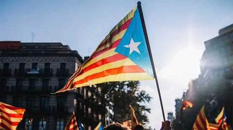 Barcelona. Protesty po wyroku sądu w Hiszpanii. Kilkadziesiąt osób jest rannych