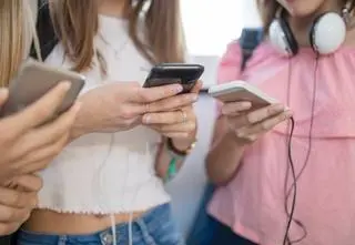 TikTok zbanował "milk crate challenge". Na czym polega wyzwanie?