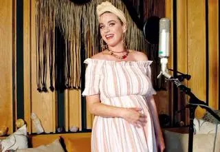 Katy Perry pokazała figurę po ciąży. Zawdzięcza ją bieliźnie modelującej